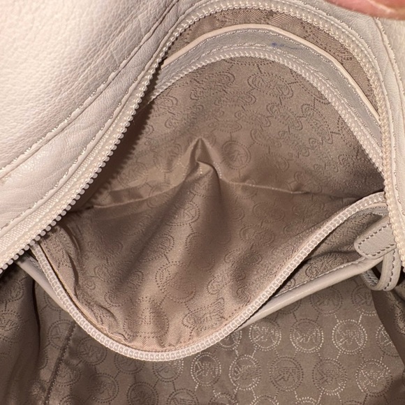 Michael Kors East West Leather Tote - Picture 7 of 8